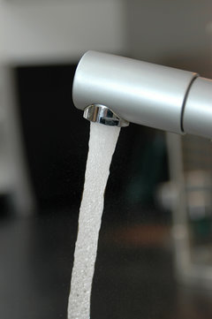 L'eau du robinet est le produit alimentaire le plus surveillé 